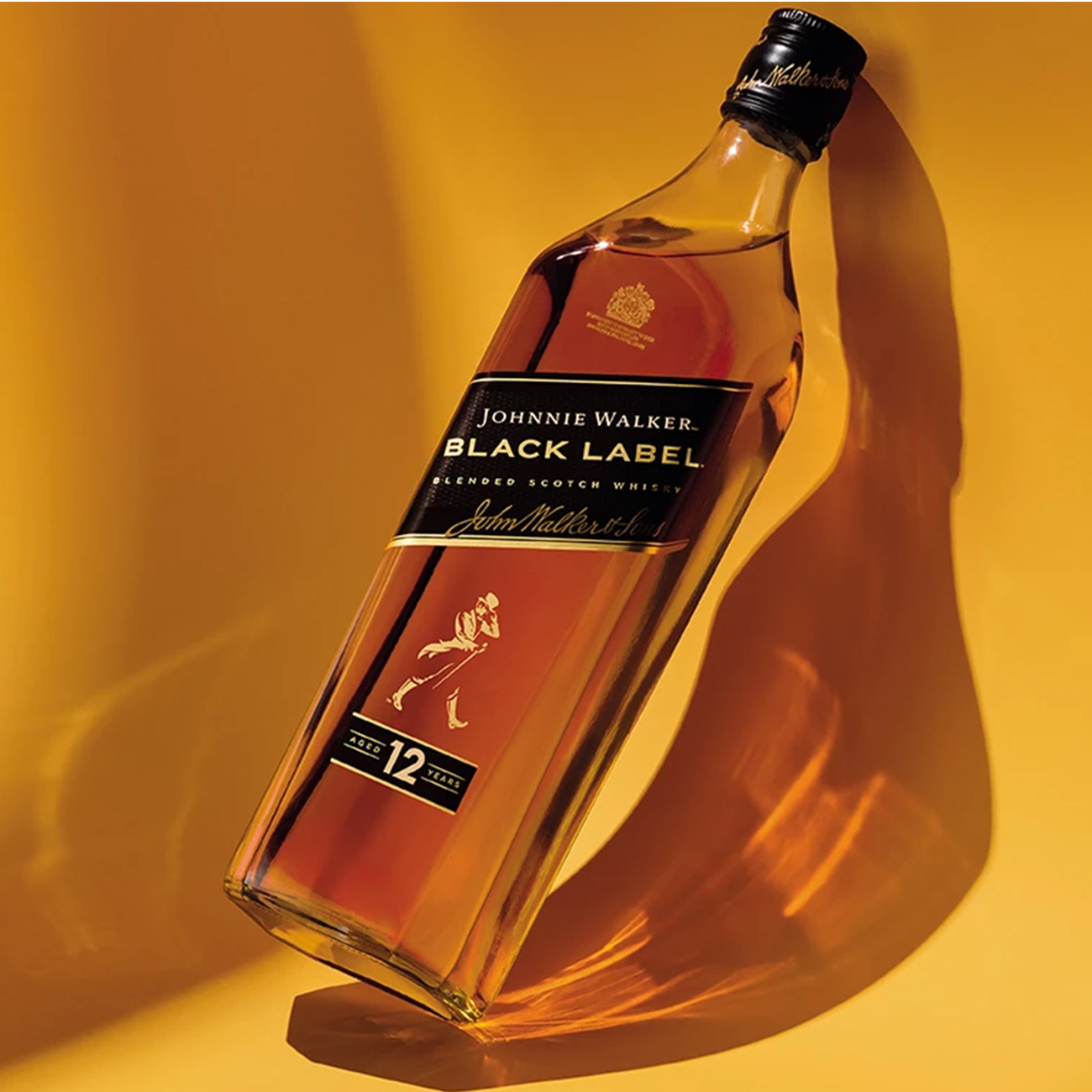 Whisky Johnnie Walker 12 Anos Black Label - 750ml em Promoção é no
